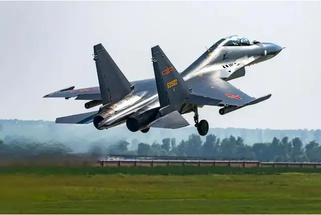 歼-16D来了，中国最先进的电子作战飞机
